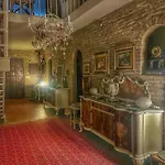 לינה וארוחת בוקר A Casa Di Maica 3*