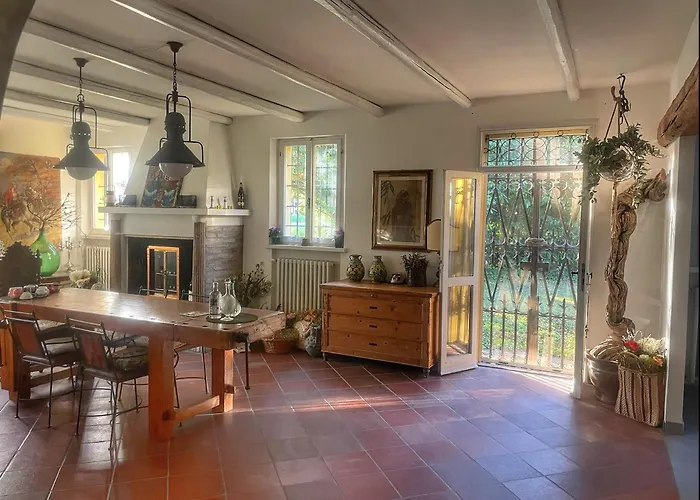 לינה וארוחת בוקר A Casa Di Maica 4*